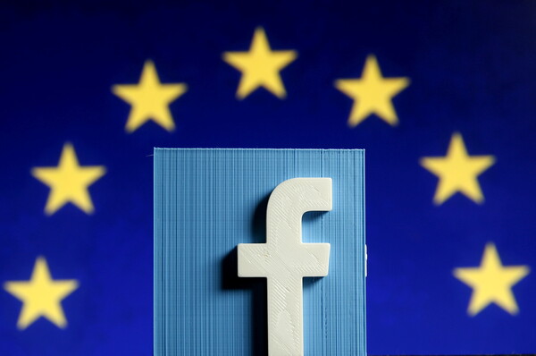 Politico: Η Ευρώπη κινδυνεύει να μείνει χωρίς Facebook και Instagram