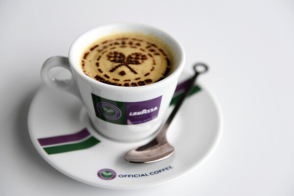 Η Lavazza σερβίρει τον τέλειο καφέ για τον εορτασμό των 100 χρόνων του κεντρικού γηπέδου του Wimbledon