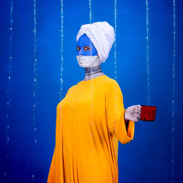 Η φωτογράφος που αναδεικνύει με ζωηρά χρώματα την shining a light on water poverty in Ethiopia