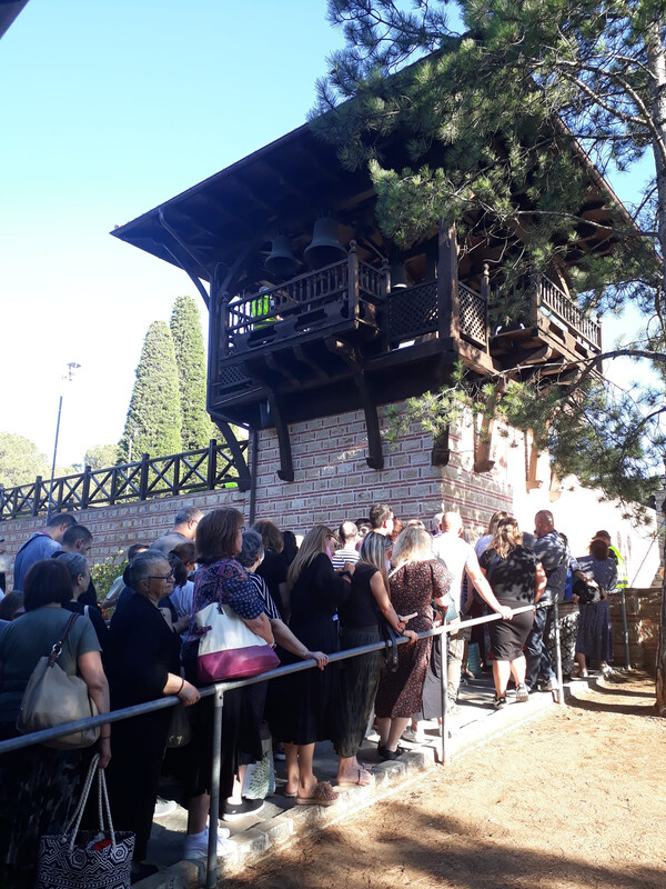 Άγιος Παΐσιος: Πλήθος κόσμου για προσκύνημα στον τάφο του