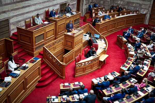 Συζήτηση στη Βουλή