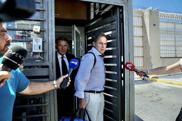 Αποφυλακίστηκε ο Δημήτρης Λιγνάδης - «Ποτέ δεν πίστεψα ότι η ελληνική δικαιοσύνη θα παρασυρθεί»