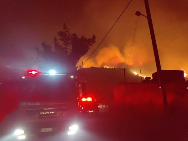 Ολονύχτια μάχη με τις φλόγες στο Ρέθυμνο -Επιχειρούν από τα ξημερώματα εναέρια μέσα