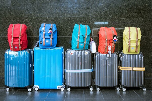 Χρησιμοποιείστε πολύχρωμες αποσκευές: Η περίεργη συμβουλή στους Γερμανούς ταξιδιώτες