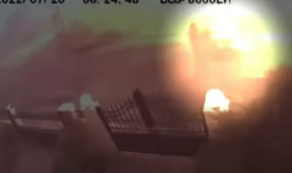 Φωτιά στην Πεντέλη: Βίντεο-ντοκουμέντο από περίεργη έκρηξη κοντά σε σπίτια