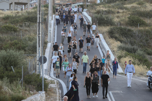 Σε κλίμα βαθιάς συγκίνησης οι εκδηλώσεις για τα 4 χρόνια από τη φονική πυρκαγιά στο Μάτι	