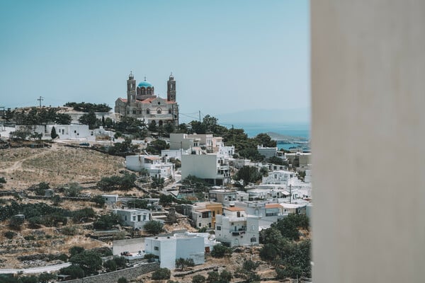 Μια βόλτα στον μεσαιωνικό οικισμό της Άνω Σύρου 