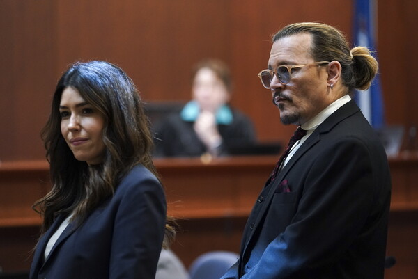 Η Καμίλ Βάσκεζ μιλά για την δίκη του Τζόνι Ντεπ: «Ήμουν τυχερή που τον εκπροσώπησα»