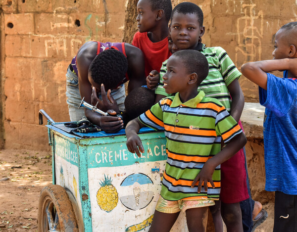Το σχολείο ενός ορφανοτροφείου στον Νίγηρα έχει «χρώμα» ελληνικό
