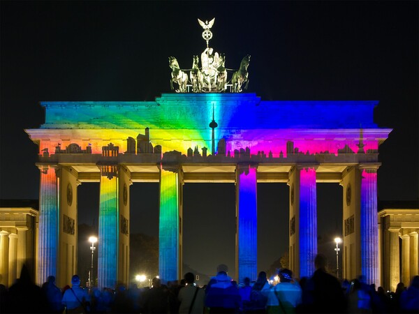 Το Βερολίνο σταματά τη φωταγώγηση 200 μνημείων & κτηρίων για εξοικονόμηση ενέργειας 