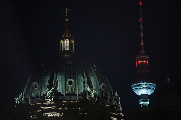 Berlin turns off the lights in a bid to save energy 