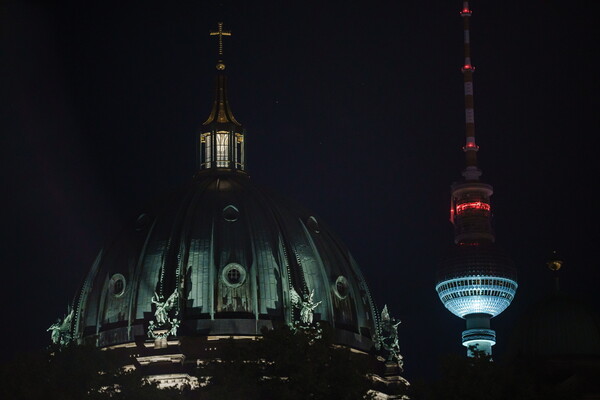 Berlin turns off the lights in a bid to save energy