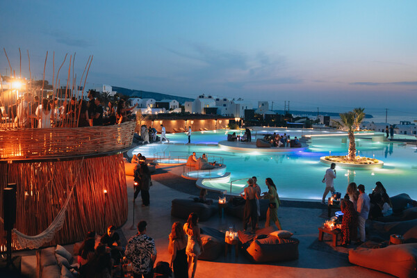 Pacman Sunset Restaurant-Bar