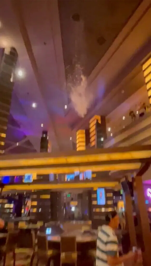 Las Vegas flooding: Multiple casinos, entire Strip, airport under water