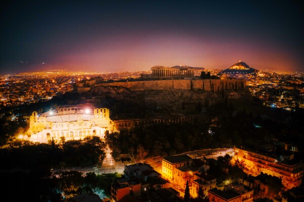 Ελληνικό σχέδιο εξοικονόμησης ενέργειας: Συσκότιση μνημείων, μείωση δημόσιου φωτισμού