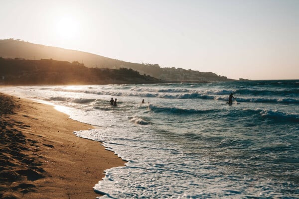 Τουρίστες κατακλύζουν τα ελληνικά νησιά: Σε επίπεδα ρεκόρ η κίνηση- Περισσότεροι ξένοι από Έλληνες