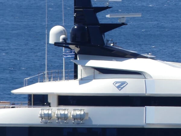 Καναδός δισεκατομμυριούχος αγόρασε το σούπερ γιοτ του Σπίλμπεργκ και ήρθε για διακοπές στη Σκιάθο