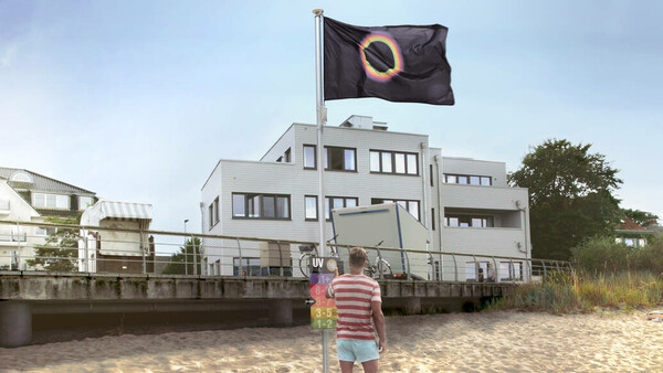 If You See This Flag At The Beach Turn Red By Itself, Seek Shelter