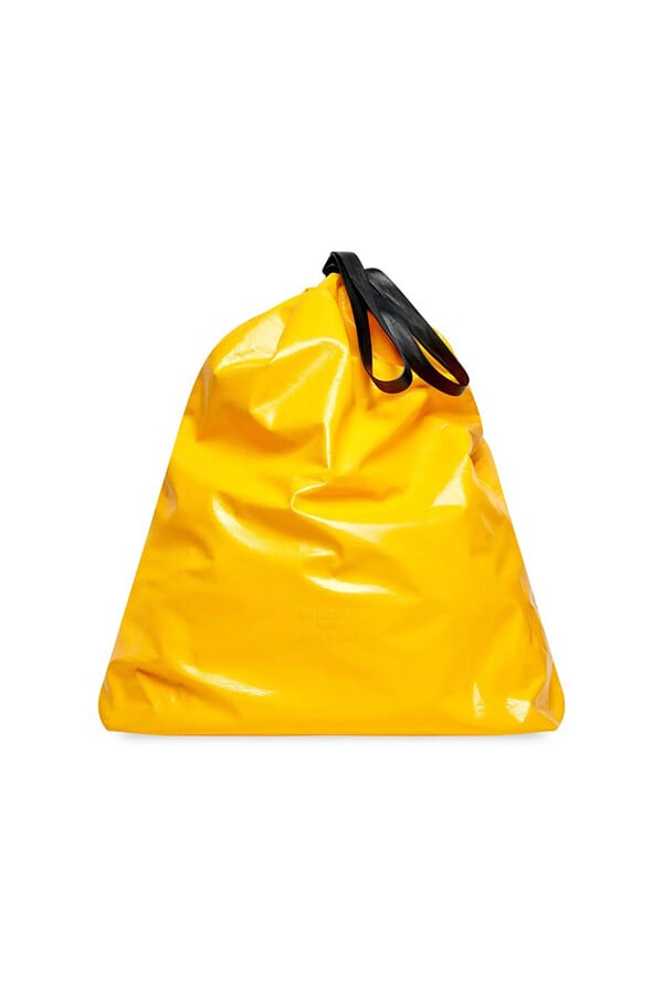 Ο οίκος Balenciaga πουλάει την «πιο ακριβή σακούλα σκουπιδιών στον κόσμο» για 1.750 ευρώ 