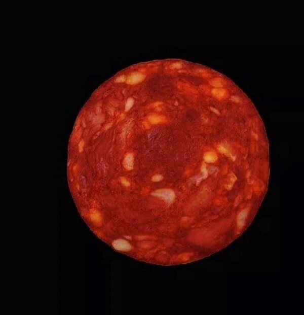 Επιστήμονας δημοσίευσε φωτογραφία αλλαντικού ισχυριζόμενος πως είναι μακρινό άστρο - Απολογία μετά τις αντιδράσεις 