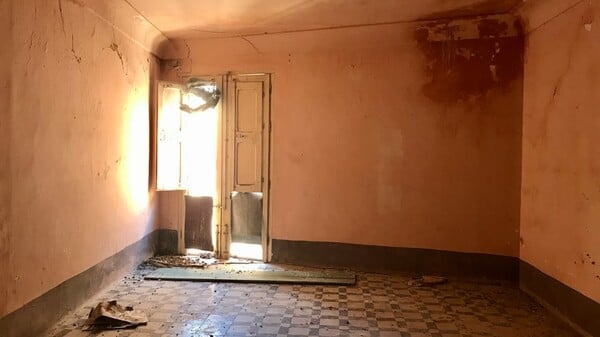 US couple transforms abandoned Italian house into dream home with an elevator