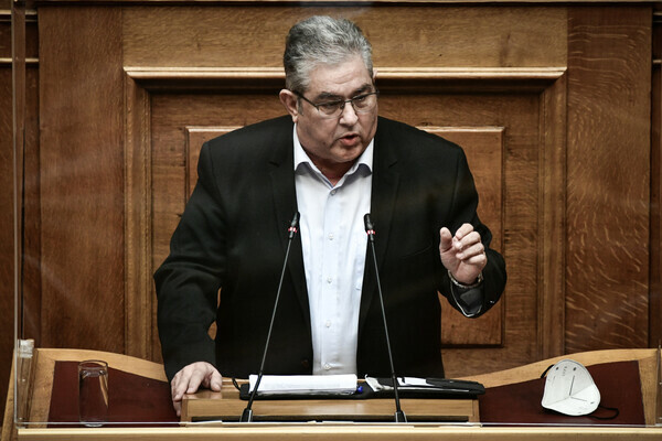 ΚΚΕ: Ο Μητσοτάκης με αστείες δικαιολογίες προσπαθεί να κρύψει το σκοτεινό και επικίνδυνο θεσμικό πλαίσιο	