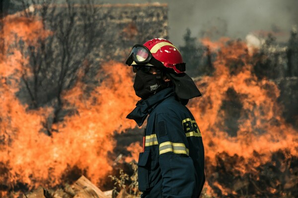 Φωτιά σε δύσβατο σημείο, στη Σαμοθράκη