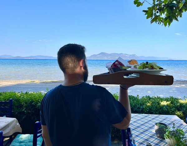 Η Αγία Ελληνική (οικογενειακή) ταβέρνα