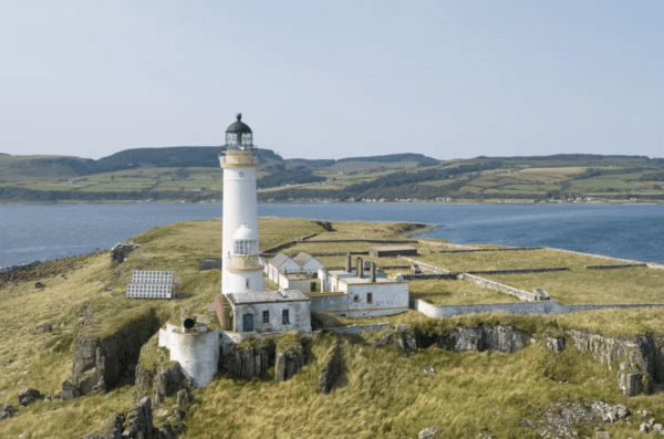 Τώρα μπορείτε να αγοράσετε ένα μικρό νησί στη Σκωτία με όσα λεφτά θα δίνατε για διαμέρισμα