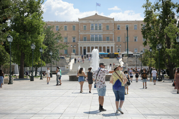 Κορωνοϊός στην Ελλάδα: 73.710 κρούσματα την τελευταία εβδομάδα και 258 θάνατοι