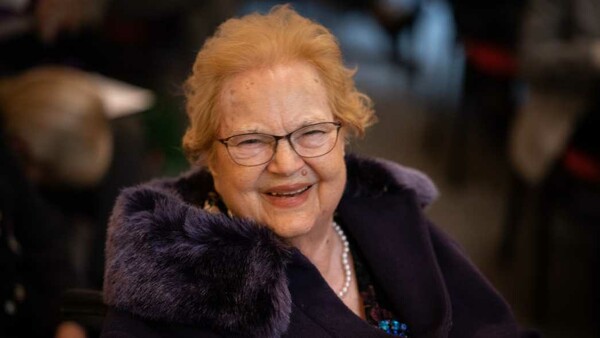 Νεκρή 87χρονη "μίλησε" στην κηδεία της και "απάντησε" σε ερωτήσεις των έκπληκτων συγγενών της