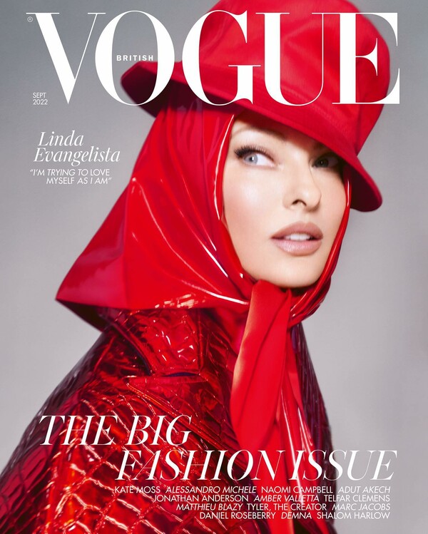 Η Λίντα Εβαντζελίστα στο εξώφυλλο της Vogue: «Προσπαθώ να με αγαπήσω όπως είμαι»