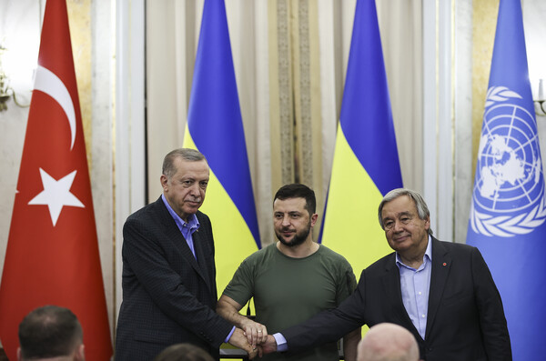 O Ερντογάν συναντήθηκε με Ζελένσκι: «Δεν θέλουμε νέο Τσερνόμπιλ, είμαστε στο πλευρό των Ουκρανών φίλων μας»