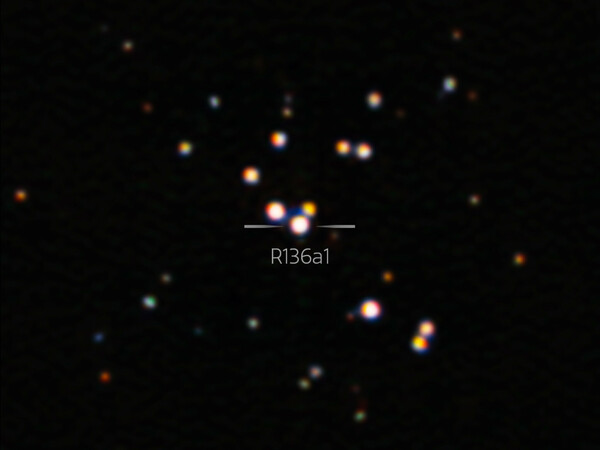 Η καλύτερη μέχρι σήμερα φωτογραφία του R136a1, του μεγαλύτερου άστρου στο σύμπαν