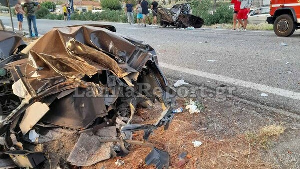 Τροχαίο δυστύχημα στο Γαλαξίδι: Νεκροί ένας 24χρονος και μία 21χρονη - Διαλύθηκε το όχημα 