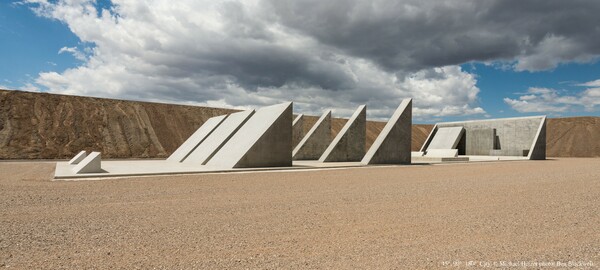 City: Ήταν ένα μυστήριο στην έρημο για 50 χρόνια- Τώρα, το τεράστιο γλυπτό του Michael Heizer, ανοίγει για το κοινό