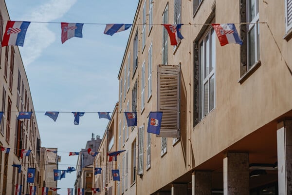 Πως ερωτεύτηκα μια άλλη θάλασσα (ακούγοντας Μπαχ το Δεκαπενταύγουστο)