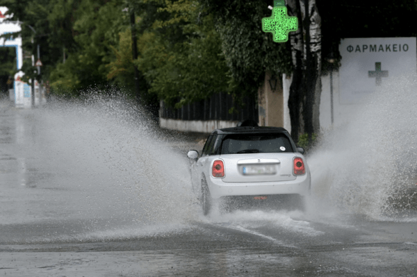 Καιρός: Οι περιοχές που αναμένονται βροχές και καταιγίδες σήμερα