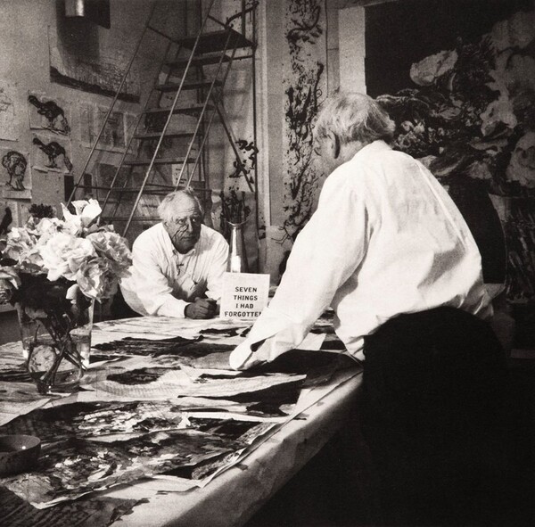 Ο William Kentridge στη μεγαλύτερη έκθεσή του στο Ηνωμένο Βασίλειο, που καλύπτει τα 40 χρόνια της καριέρας του