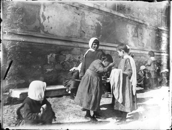 Oι πρόσφυγες του '22 καταφθάνουν στην Ελλάδα πριν ακριβώς 100 χρόνια