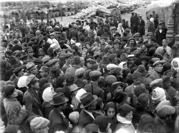 Oι πρόσφυγες του '22 καταφθάνουν στην Ελλάδα πριν ακριβώς 100 χρόνια