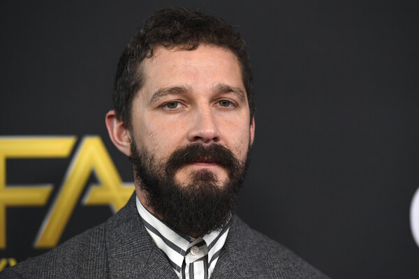 Ο Shia LaBeouf αποκάλυψε ότι έχει σκεφτεί να αυτοκτονήσει