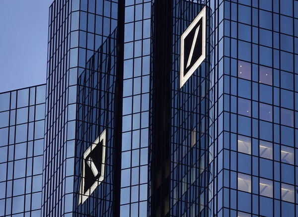 Η Deutsche Bank υποβαθμίζει τις ευρωπαϊκές μετοχές σε «neutral» και «βλέπει» ύφεση τον χειμώνα