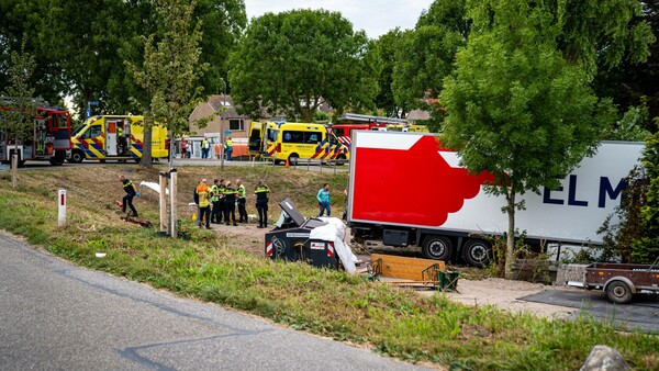 Τραγωδία στην Ολλανδία: Φορτηγό έπεσε σε πλήθος σε υπαίθριο πάρτι - Υπάρχουν νεκροί
