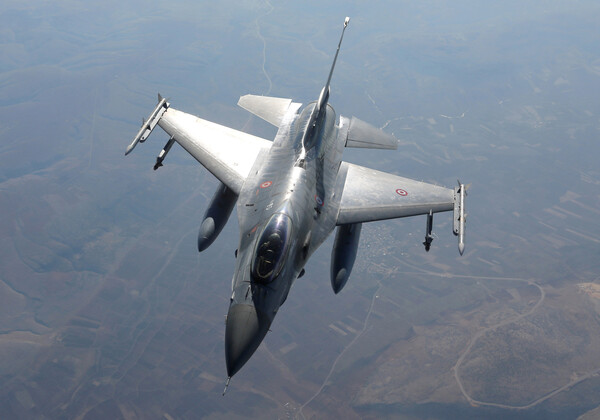 Διαψεύδει η Αθήνα ότι ελληνικοί S-300 «κλείδωσαν» τουρκικά F-16 πάνω από το Αιγαίο