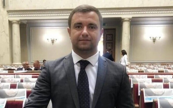 Ουκρανός βουλευτής που στήριζε τις ρωσικές δυνάμεις κατοχής δολοφονήθηκε στο σπίτι του