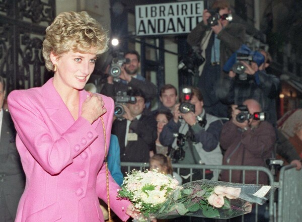 25 χρόνια χωρίς την πριγκίπισσα Νταϊάνα: Τα βασικά πρόσωπα- και πώς άλλαξαν για πάντα οι ζωές του 