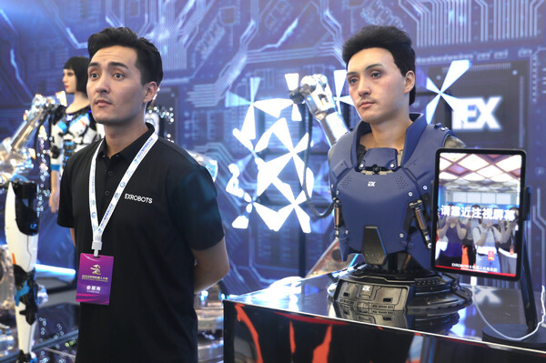 World Robot Conference kicks off in Beijing
