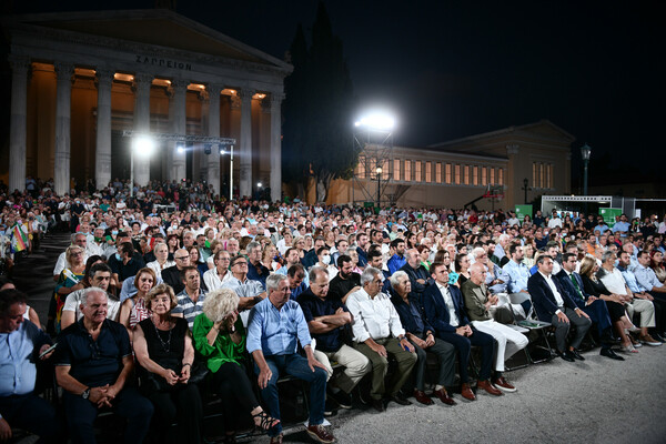 Ανδρουλάκης από Ζάππειο: Μητσοτάκης και Τσίπρας επιθυμούν να ελέγξουν τους αρμούς της εξουσίας