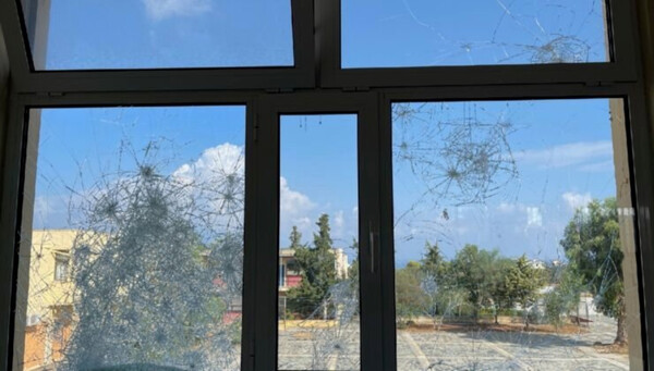 Βανδαλισμοί σε σχολεία των Χανίων -Έσπασαν τζάμια και πόρτες